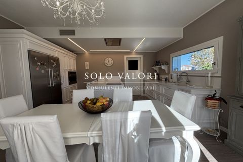 Villa a Castelfranco Veneto, Treviso, Castelfranco Veneto - € 790.000 | Ref: C315 - foto 2