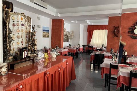 Erhvervsejendom i Alba Adriatica, Teramo, Alba Adriatica - € 3.000.000 | Ref: v1777 - foto 1