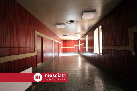 L'establiment comercial a Matelica, Macerata, Matelica - € 500/mes | Ref: 4057-T - foto 2
