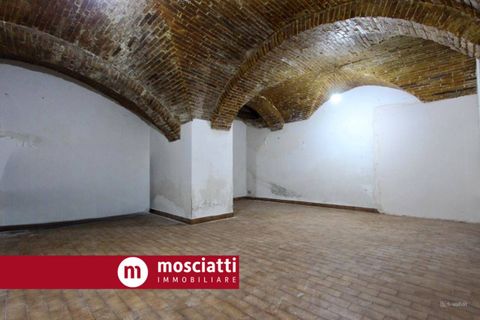 L'establiment comercial a Matelica, Macerata, Matelica - € 500/mes | Ref: 4057-T - foto 3