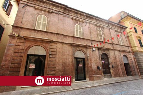 Erhvervsejendom i Matelica, Macerata, Matelica - € 220.000 | Ref: 4047 - foto 1