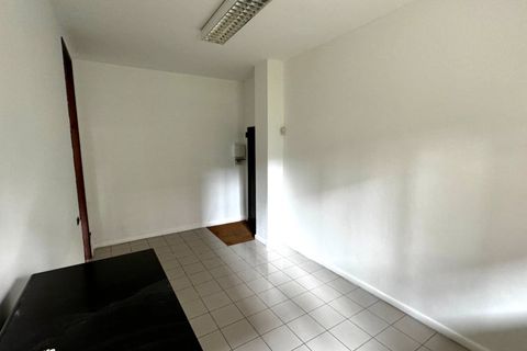 Propiedad comercial en Vimercate, Monza and Brianza, Vimercate - € 72.000 | Ref: 2431 - photo 11