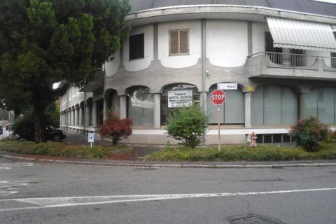 L'establiment comercial a Buscate, Milan, Buscate - € 4.500/mes | Ref: 21058 - foto 14
