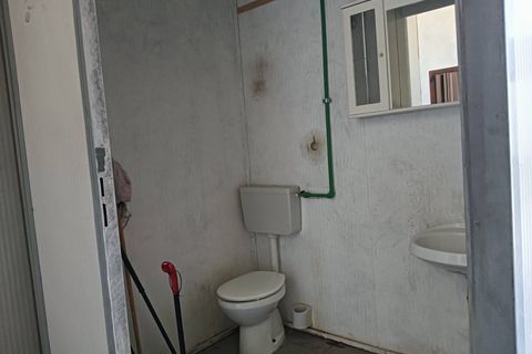 L'establiment comercial a Terni, Terni, Terni - € 550/mes | Ref: 48 - foto 15