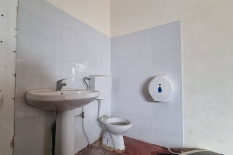 L'establiment comercial a Ardea, Rome, Ardea - € 1.200/mes | Ref: 1001-92 - foto 8