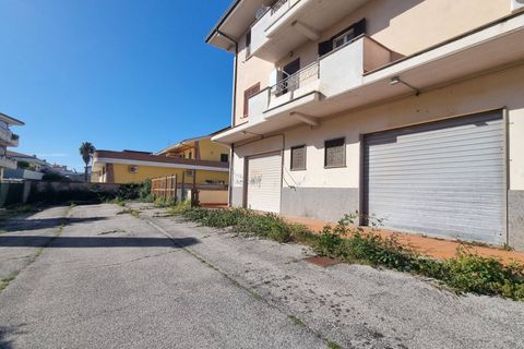 L'establiment comercial a Ardea, Rome, Ardea - € 1.200/mes | Ref: 1001-92 - foto 10