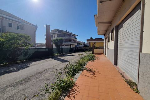 L'establiment comercial a Ardea, Rome, Ardea - € 1.200/mes | Ref: 1001-92 - foto 11