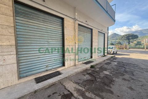 L'establiment comercial a Roccapiemonte, Salerno, Roccapiemonte - € 2.000/mes | Ref: 137 - foto 4