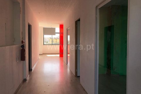 L'establiment comercial a Guarda, Guarda, Guarda - € 550/mes | Ref: 046250121 - foto 4