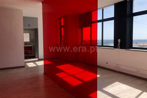 L'establiment comercial a Guarda, Guarda, Guarda - € 550/mes | Ref: 046250121 - foto 6