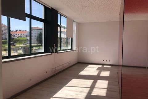 L'establiment comercial a Guarda, Guarda, Guarda - € 550/mes | Ref: 046250121 - foto 7