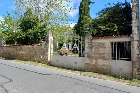 Landejendom i Ruffec, Charente, Ruffec - € 241.500 | Ref: 1088 - foto 1