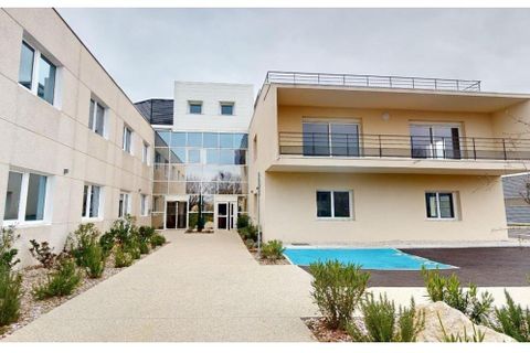 Erhvervsejendom i Bron, Rhone, Bron - € 1.504.817 | Ref: 690049833 - foto 1