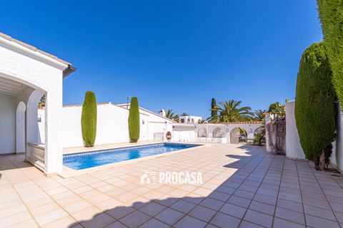 Villa i Empuriabrava, Gerona, Empuriabrava - € 1.050.000 | Ref: 3703 - foto 13
