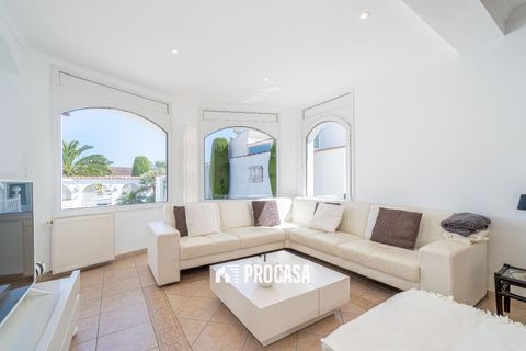 Villa i Empuriabrava, Gerona, Empuriabrava - € 1.050.000 | Ref: 3703 - foto 8