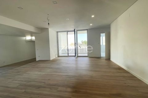 Lejlighed i Amadora, Lisbon, Amadora - € 750.000 | Ref: ZMPT575376 - foto 17