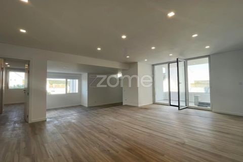 Lejlighed i Amadora, Lisbon, Amadora - € 750.000 | Ref: ZMPT575376 - foto 23