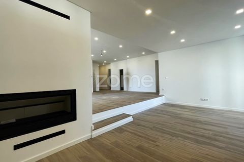 Lejlighed i Amadora, Lisbon, Amadora - € 750.000 | Ref: ZMPT575376 - foto 25