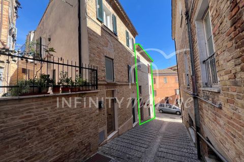 Villa i Monte San Giusto, Macerata, Monte San Giusto - € 290.000 | Ref: 242 - foto 31