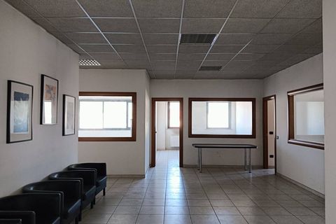 L'establiment comercial a Terni, Terni, Terni - € 3.000/mes | Ref: 49 - foto 2