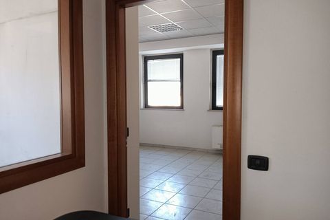 L'establiment comercial a Terni, Terni, Terni - € 3.000/mes | Ref: 49 - foto 8