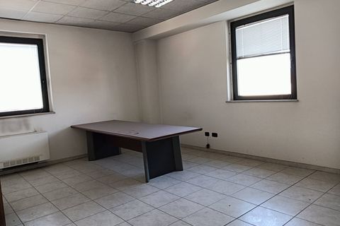 L'establiment comercial a Terni, Terni, Terni - € 3.000/mes | Ref: 49 - foto 10