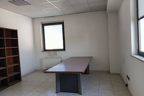 L'establiment comercial a Terni, Terni, Terni - € 3.000/mes | Ref: 49 - foto 11