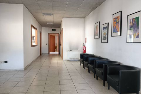 L'establiment comercial a Terni, Terni, Terni - € 3.000/mes | Ref: 49 - foto 15