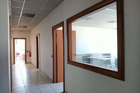 L'establiment comercial a Terni, Terni, Terni - € 3.000/mes | Ref: 49 - foto 17