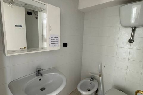 L'establiment comercial a Fermo, Fermo, Fermo - € 1.200/mes | Ref: AA57 - foto 8