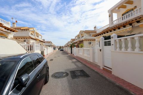 Villa em Punta Prima, Alicante, Punta Prima - € 279.000 | Ref: R5038705 - foto 33