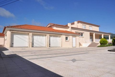 Villa a Horta, Faial, Horta - € 880.000 | Ref: 374250099 - foto 3