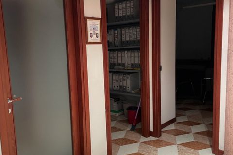 Erhvervsejendom i Sassuolo, Modena, Sassuolo - € 170.000 | Ref: 711 - foto 3