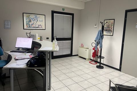 Erhvervsejendom i Sassuolo, Modena, Sassuolo - € 185.000 | Ref: 711 - foto 1