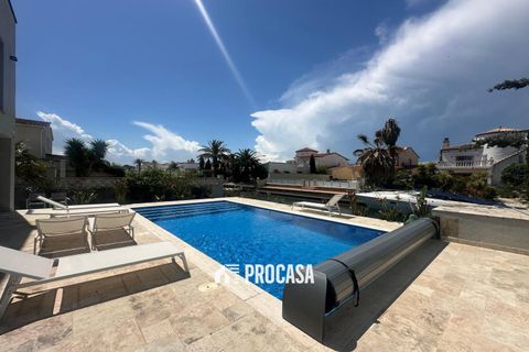 Villa em Empuriabrava, Gerona, Empuriabrava - € 1.300.000 | Ref: 3735 - foto 8
