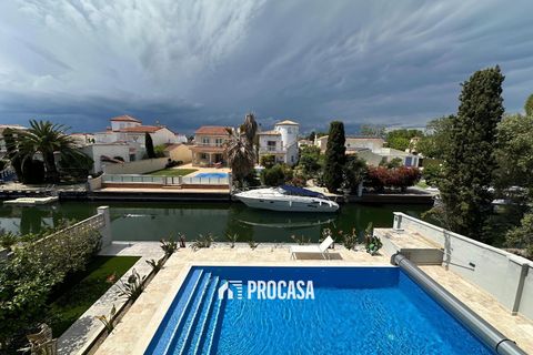 Villa em Empuriabrava, Gerona, Empuriabrava - € 1.300.000 | Ref: 3735 - foto 35