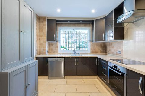 Villa a Nueva Andalucia, Malaga, Nueva Andalucia - € 890.000 | Ref: EST59733 - foto 8