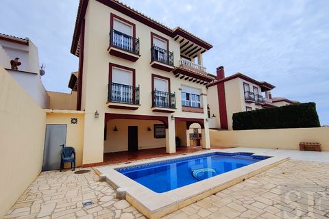 Villa a Canillas De Albaida, Malaga - foto 1