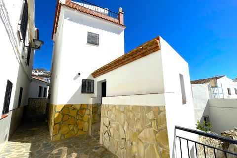 Town house in Canillas De Albaida, Malaga - photo 1