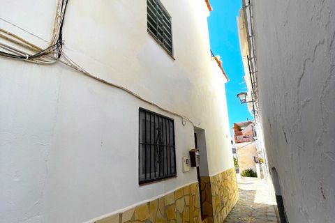 Town house in Canillas De Albaida, Malaga - photo 2