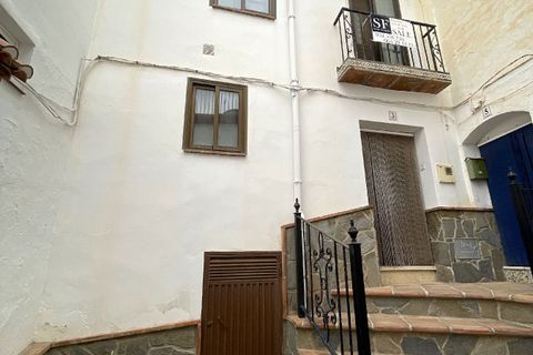 Town house in Canillas De Albaida, Malaga - photo 1