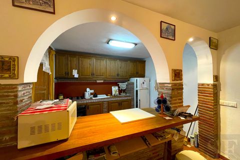 Town house in Canillas De Albaida, Malaga - photo 4
