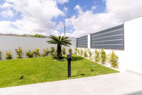 Villa i Cascais, Lisbon, Cascais - € 1.750.000 | Ref: CB06-0191 - foto 5