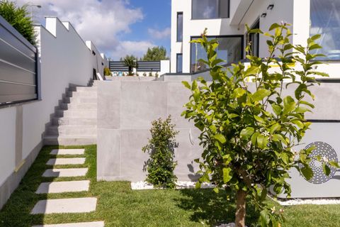 Villa i Cascais, Lisbon, Cascais - € 1.750.000 | Ref: CB06-0191 - foto 8
