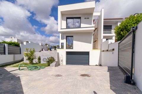Villa i Cascais, Lisbon, Cascais - € 1.750.000 | Ref: CB06-0191 - foto 10