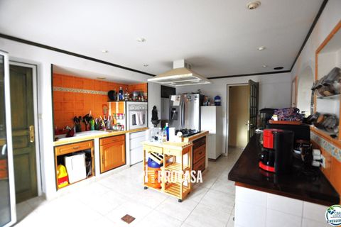 Villa a Roses, Gerona, Roses - € 377.000 | Ref: 3740 - foto 7