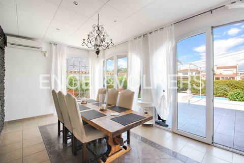 Villa i Empuriabrava, Gerona, Empuriabrava - € 990.000 | Ref: W-02Z3PZ - foto 14