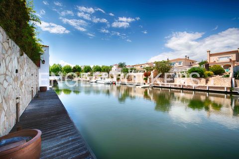 Villa i Empuriabrava, Gerona, Empuriabrava - € 990.000 | Ref: W-02Z3PZ - foto 8