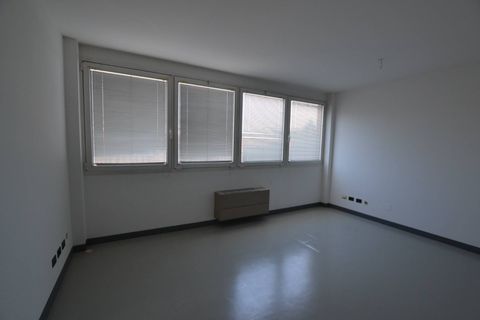 L'establiment comercial a Limena, Padua, Limena - € 750/mes | Ref: 1357 - foto 8