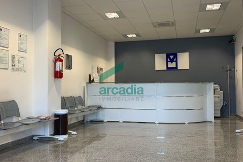 Erhvervsejendom i Modugno, Bari, Modugno - € 350.000 | Ref: 11862/2024 - foto 1